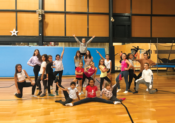 L'Escola Municipal de Dansa és un dels programes esportius de les activitats municipals que promou la Regidoria d’Esports de l’Ajuntament de Sant Vicenç de Montalt